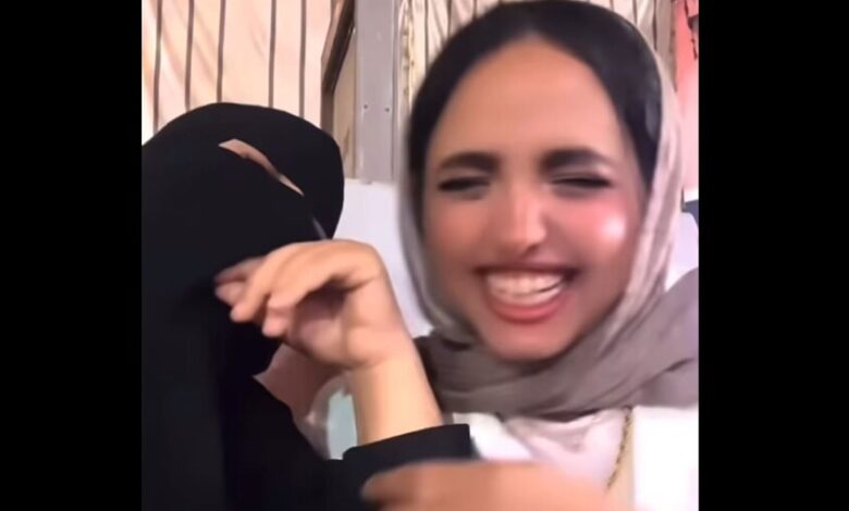 فيديو بمنصات التواصل الاجتماعي لأم وابنتها يثير غضبا واسعا