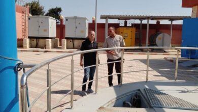 محافظ كفرالشيخ يسلم 11 ماكينة خياطة للمتدربات بالوحدة التدريبية المتنقلة لمديرية العمل مجاناً