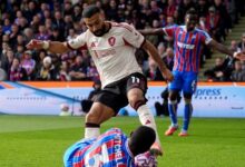 اول هزيمة فريق ليفربول ، على يد مضيفه كريستال بالاس (1-2)