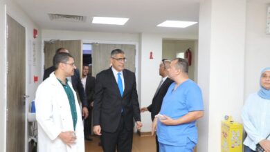 محافظ الجيزة يغير مسار جولته ويفاجئ مستشفى أبو النمرس المركزي