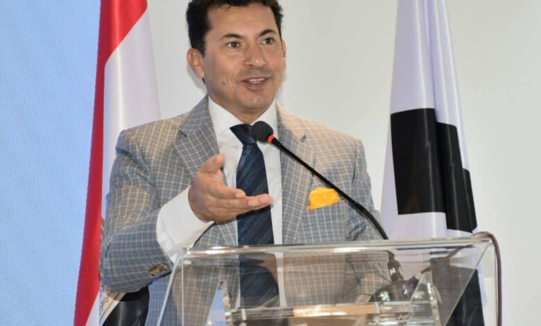 وزير الشباب يشهد توقيع بروتوكول تعاون مع شركة "أديداس" لدعم الأنشطة الرياضية