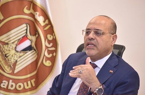 وزير العمل :عودة عجلات الإنتاج للدوران بكامل طاقاتها في شركة نايل لينين للنسيج بالأسكندرية