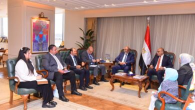 وزير العمل يستقبل وفدًا من مجموعة البنك الدولي