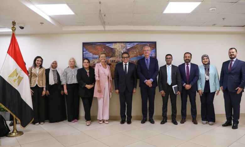 وزير الصحة يبحث مع المدير التنفيذي لوكالة الاتحاد الأوروبي للمخدرات سبل التعاون في مكافحة المخدرات وعلاج الإدمان