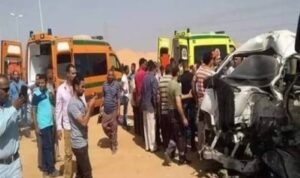 مصرع شخص وإصابة آخر فى  انقلاب سيارة "تريلا"محملة بـ50 طن ذرة بمدخل مركز أشمون