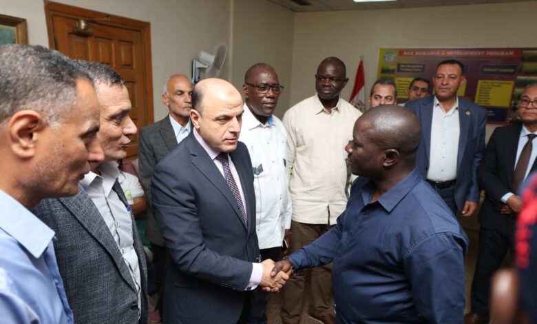 محافظ كفرالشيخ :نمتلك تجربة رائدة في زراعة الأرز ونفخر بنقل خبراتنا الزراعية إلى الأشقاء الأفارقة