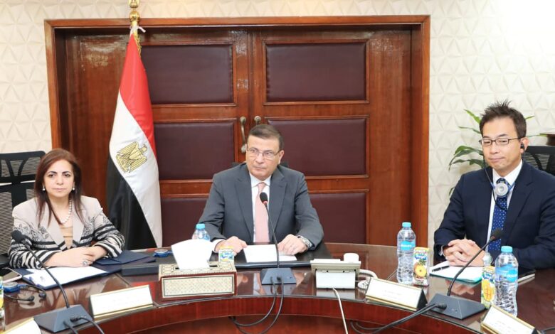 وزير الزراعة يشهد حفل تخرج 10 متدربين أفارقة حول بحوث وإرشاد الأرز