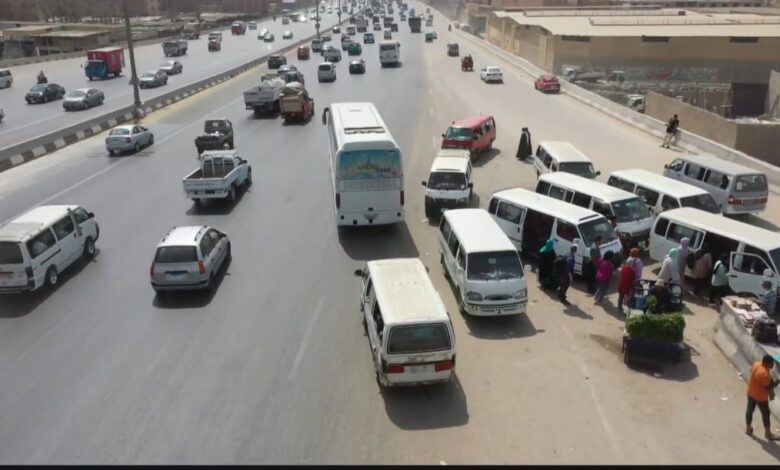 النقل تناشد المواطنين المشاركة في التوعية من مخاطر السلوكيات السلبية على الطرق ووسائل النقل