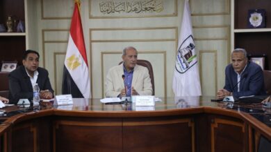 السكرتير العام ببنى سويف يُتابع مستجدات وسير العمل في ملفات التصالح