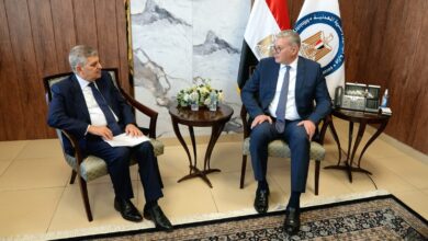 وزير البترول يبحث مع رئيس هيئة قناة السويس إقامة محطة لتسييل وتخزين الغاز الطبيعي ببورسعيد