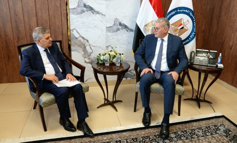 وزير البترول يبحث مع رئيس هيئة قناة السويس إقامة محطة لتسييل وتخزين الغاز الطبيعي ببورسعيد