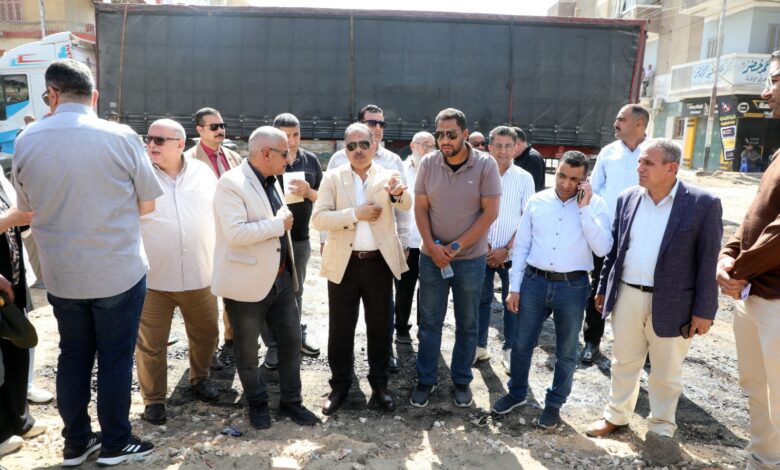 محاافظ الشرقية يتفقد أعمال رصف طريق النكارية القنايات