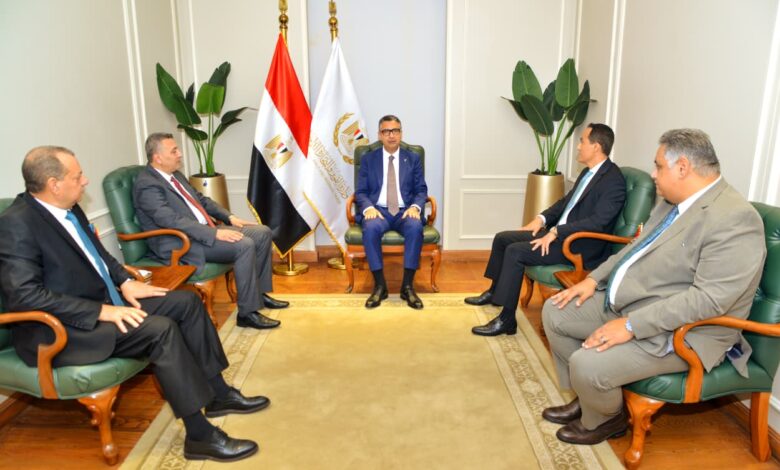 وزير التموين يعقد اجتماعًا مع رئيس مجلس إدارة جهاز تنمية التجارة الداخلية الجديد