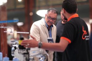 "سكر مكة" لماكينات الخياطة تطرح أحدث آلات الإنتاج باستخدام الذكاء الاصطناعي بالتعاون مع "جاك" الصينية
