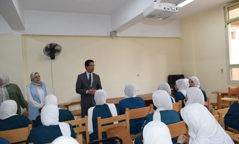 رئيس جامعة بنها يتفقد سير العملية التعليمية بالمعهد الفنى للتمريض
