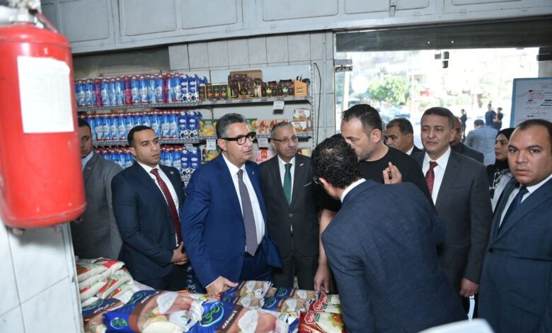 وزير التموين يتفقد عدداً من الأنشطة التموينية بالقاهرة