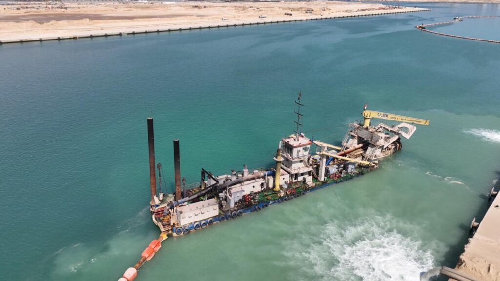 ميناء السخنة 