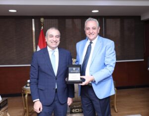 رئيس البنك الزراعي المصري يلتقي محافظ الغربية لدعم جهود تحقيق التنمية الزراعية وتحفيز الاستثمار