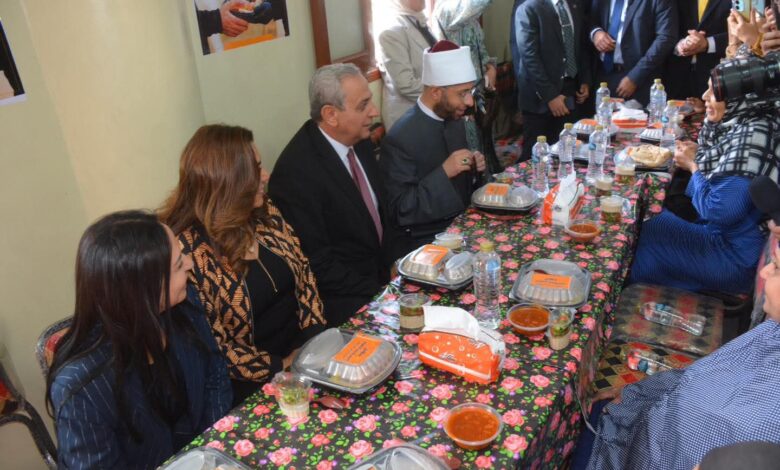 محافظ الغربية : يرافق وزراء التضامن والأوقاف والتنمية المحلية في تفقد مطبخ “المحروسة”