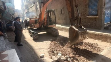 رفع طبقة الأسفلت المتهالكة بمنطقة سنترال قلين بمساحة ٣٠٠٠م٢بكفر الشيخ