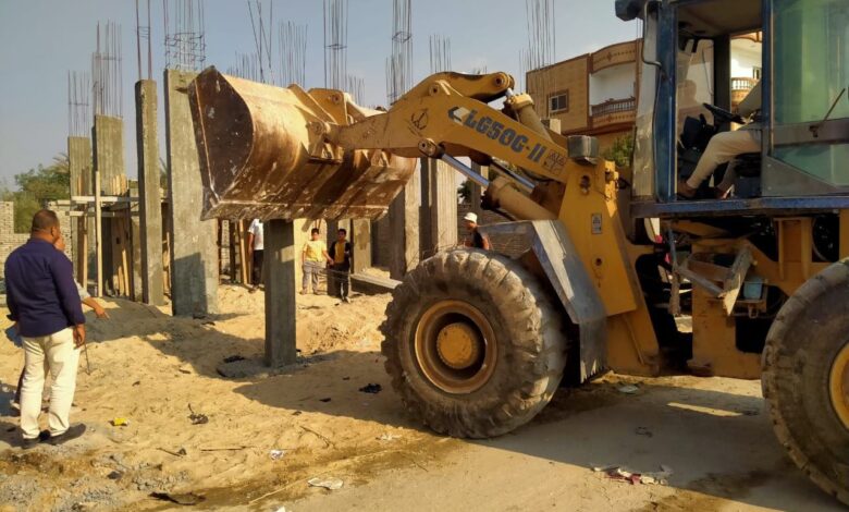 حملات يومية لازالة المبانى والاشغالات واللوحات المخالفة بالشرقية