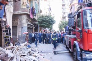 محافظ الإسكندرية يتابع تداعيات انهيار عقار بنطاق حى غرب