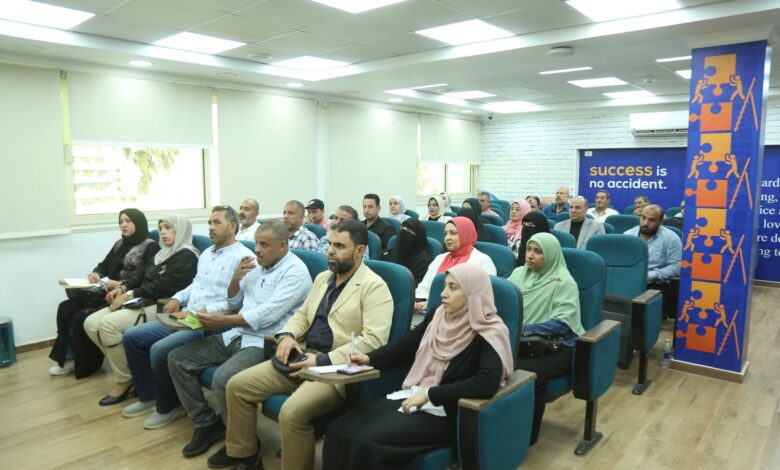 تطوير وميكنة خدمات تراخيص المحال العامة ضمن خطة التحول الرقمي بكفر الشيخ