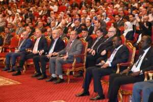 وزير الصناعة والنقل : المعرض خلال أيامه الثلاثة يجسد رسالة مفادها أن الصناعة والنقل ليسا قطاعين منفصلين بل جناحان متكاملان لبناء الجمهورية الجديدة