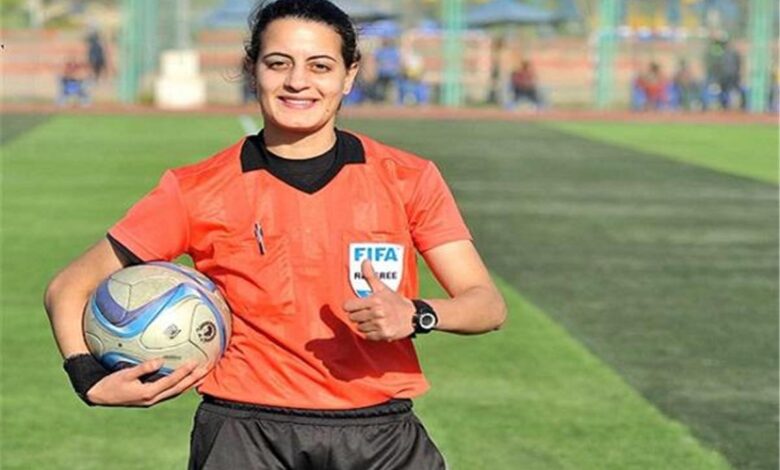 الفيفا يرشح الحكمة شاهندة المغربي لجائزة عالمية