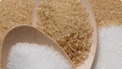 “السكر البني.. حقيقة صحية أم خدعة لونيّة؟ الجواب قد يفاجئك!”
