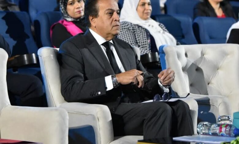 وزير الصحة يشهد جلسة حوارية بعنوان «تمكين الأفراد: أجندة التنمية البشرية»