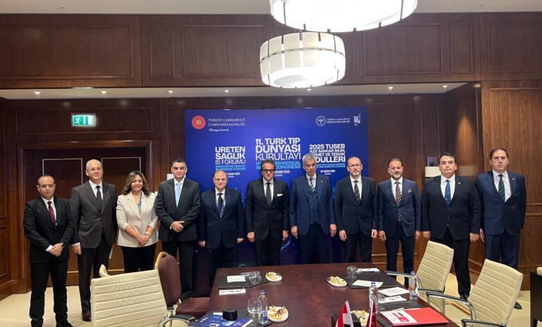 لدكتور خالد عبدالغفار يلتقي وزير صحة تركيا تعزيز وتفعيل التعاون الصحي بين البلدين