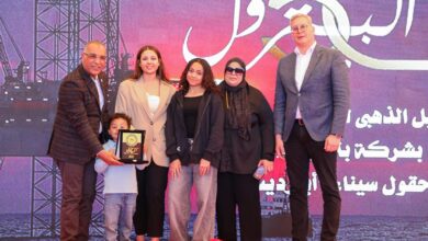 وزير البترول يُشارك العاملين احتفالهم باليوبيل الذهبي لعيد البترول