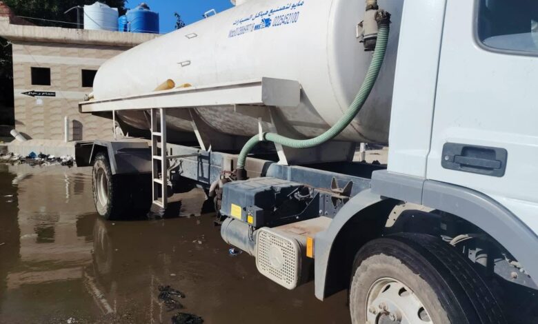 محافظ كفرالشيخ : يتابع جهود كسح مياه الأمطار بمراكز ومدن المحافظة