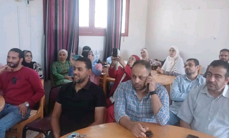 مدير التعليم العام : يتابع تدريب موجهي ومعلمي مادة الفلسفة على المنهج المطور