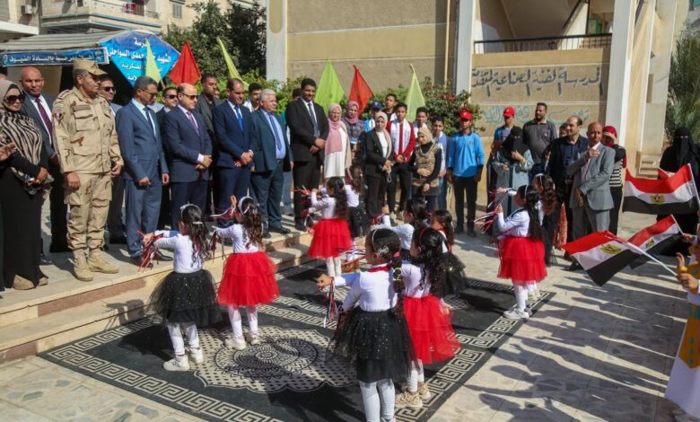 محافظ كفرالشيخ : يتفقد معرض الأنشطة المدرسية