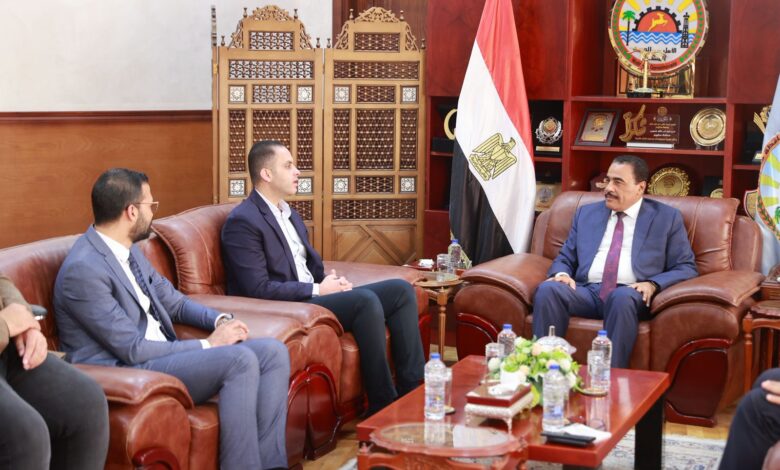 نائب وزير الصحة : يبحث مع محافظ مطروح دعم البنية الصحية وتسريع مشروعات التطوير بالمحافظة