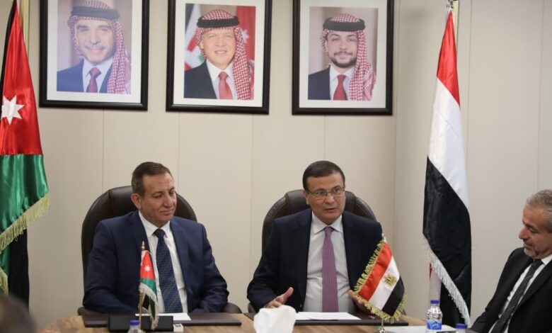 وزير الزراعة : يبحث مع نظيره الأردني تعزيز التعاون الزراعي المشترك
