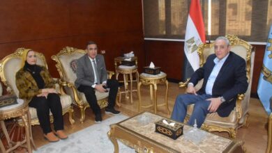 محافظ الغربية : وضع خطة مشتركة للارتقاء بالخدمات البيطرية