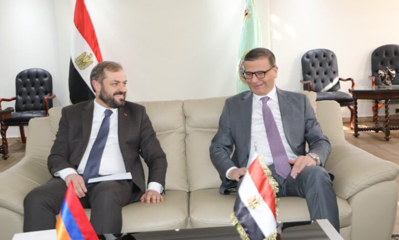 وزير الزراعة يبحث مع وزير الاقتصاد الأرميني آفاق التعاون الزراعي المشترك والاستثمار