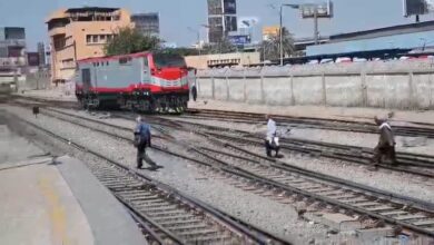 النقل تناشد المواطنين في التوعية من السلوكيات السلبية التي يرتكبها البعض عند التعامل مع مرفق السكك الحديدية