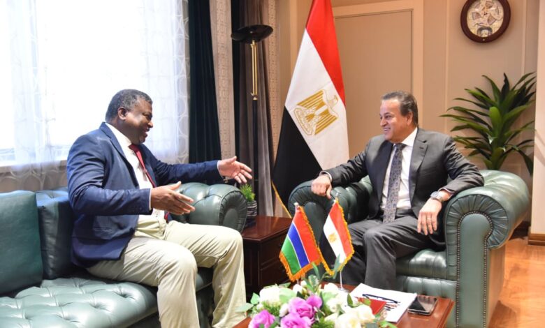 وزير صحة : يناقش افتتاح أول مركز طبي مصري في بانجول عاصمة جامبيا