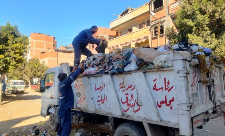 حملات نظافة ورفع المخلفات والقمامة بنطاق مركز ومدينة دسوق