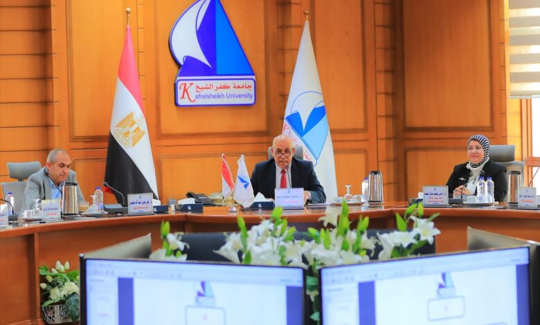 رئيس جامعة كفر الشيخ يلتقي بالطلاب الوافدين