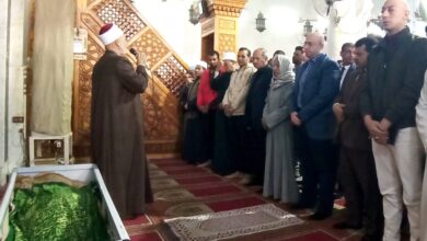 محافظ بني سويف يؤدي