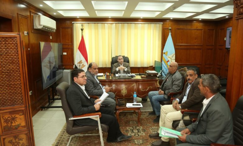 محافظ كفرالشيخ : يوجه ببحث عدد من طلبات وشكاوى المواطنين