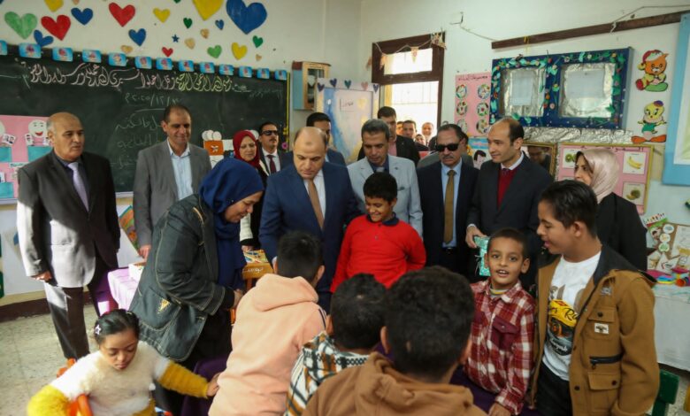 محافظ كفرالشيخ : يتفقد مدارس التربية الخاصة ويوزّع هدايا على طلابها