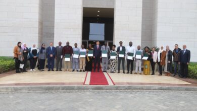 وزير الزراعة يُسلّم شهادات التخرج لمتدربين من 10 دول افريقية