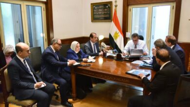 وزير الصحة يبحث مع الرئيس التنفيذي لمدينة اللقاحات مستجدات المشروع