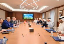 وزير البترول : يبحث مع وزير الكهرباء والماء ورئيس هيئة الاستثمار الكويتية تعزيز الاستثمارات المشتركة في مجالات البترول والتعدين